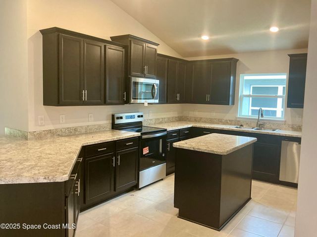 1535 Kylar Drive NW, Palm Bay, FL 32907