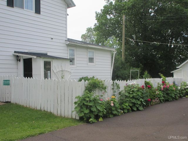 605 Putnam Street, Wakefield, MI 49968