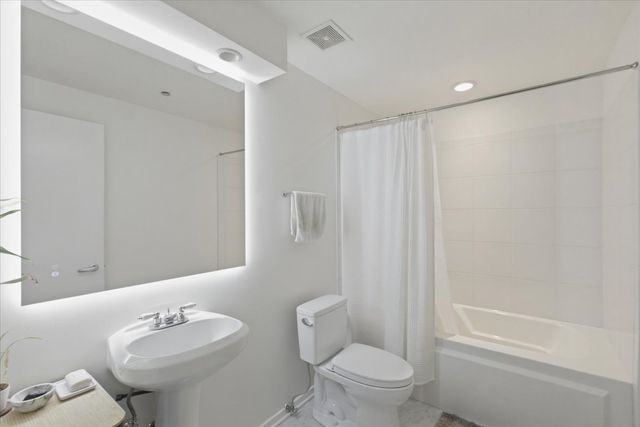 900 N KINGSBURY Street 1166, Chicago, IL 60610