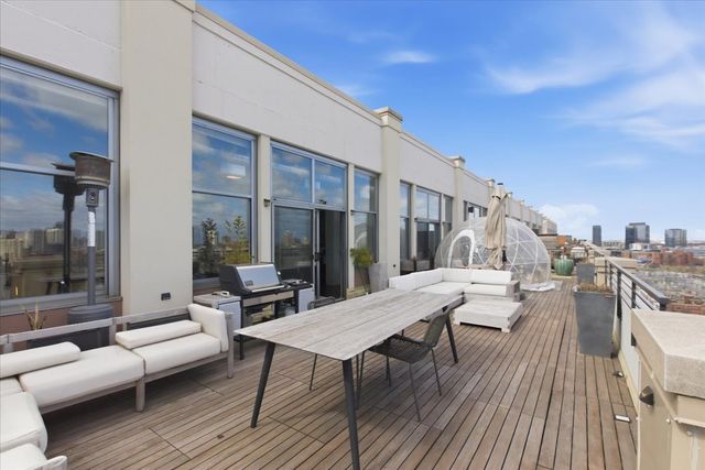 900 N KINGSBURY Street 1166, Chicago, IL 60610