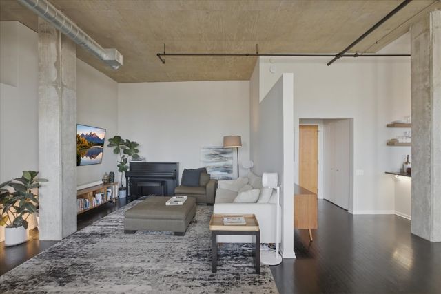 900 N KINGSBURY Street 1166, Chicago, IL 60610