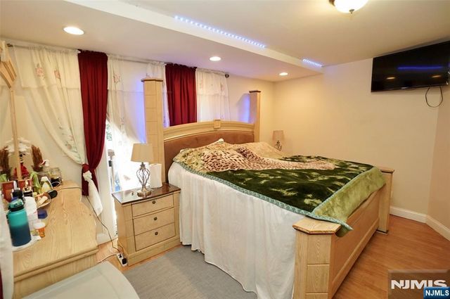 752 Highland, Newark, NJ 07104