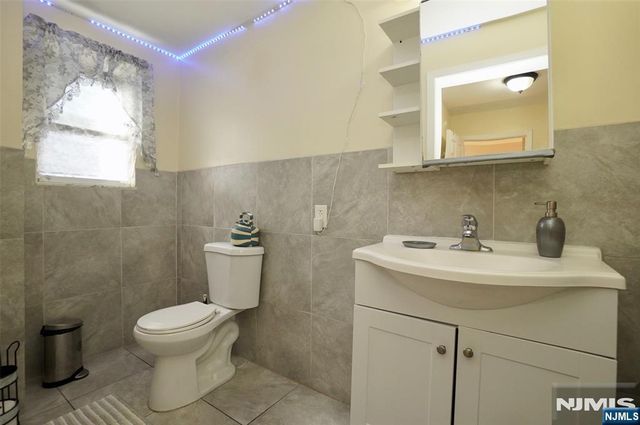 752 Highland, Newark, NJ 07104