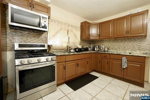 752 Highland, Newark, NJ 07104
