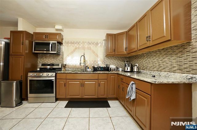 752 Highland, Newark, NJ 07104
