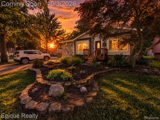 1153 Bangor Road, Waterford Charter Township, MI 48328