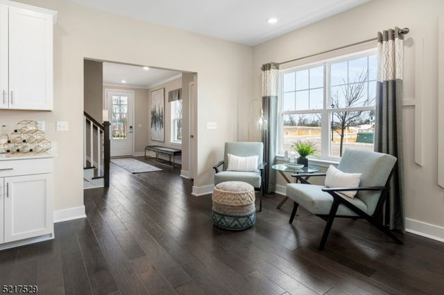 20 Eastwood Ter 20, East Hanover Twp., NJ 07936