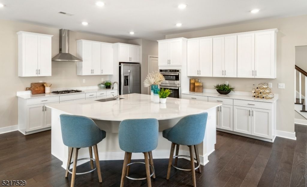 20 Eastwood Ter 20, East Hanover Twp., NJ 07936