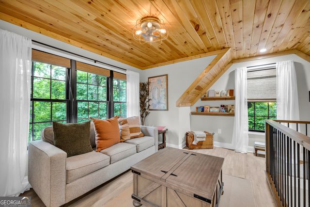 302 Gumlog Drive, Lavonia, GA 30553