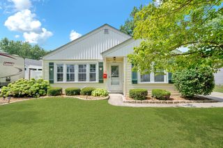9220 S 49th Avenue, Oak Lawn, IL 60453