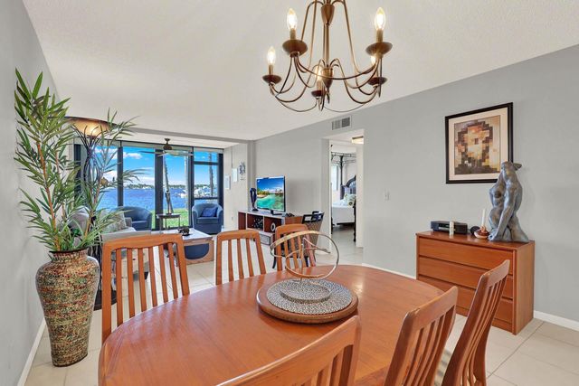 1950 SW Palm City Road 8-106, Stuart, FL 34994