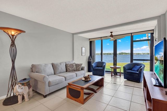 1950 SW Palm City Road 8-106, Stuart, FL 34994
