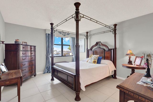 1950 SW Palm City Road 8-106, Stuart, FL 34994