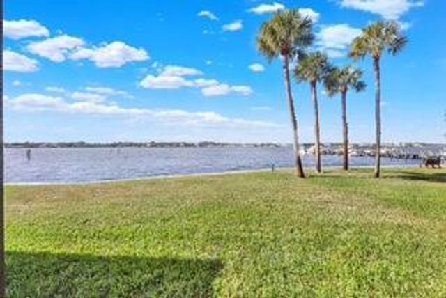 1950 SW Palm City Road 8-106, Stuart, FL 34994