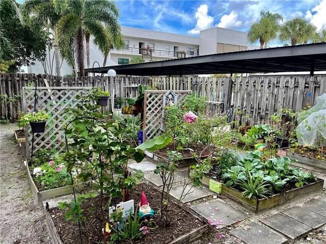 1950 SW Palm City Road 8-106, Stuart, FL 34994