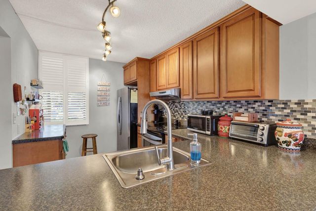 1950 SW Palm City Road 8-106, Stuart, FL 34994