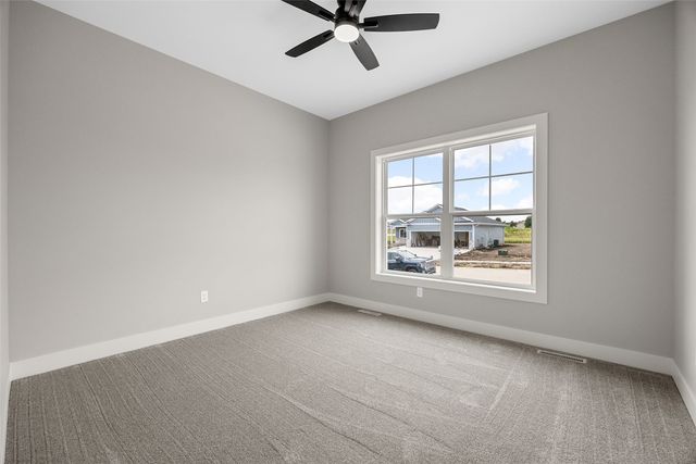 100 S Seven Oaks Road, North Liberty, IA 52317