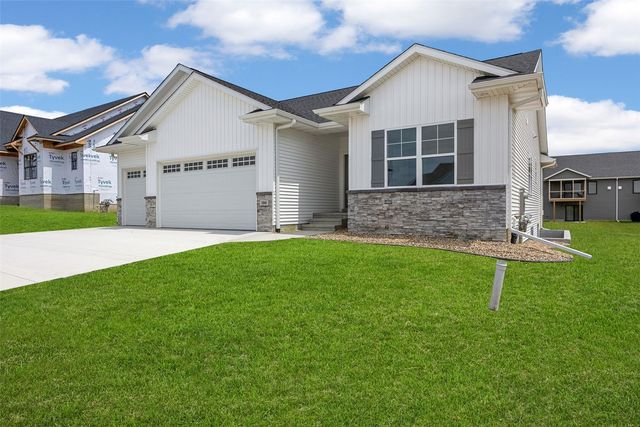 100 S Seven Oaks Road, North Liberty, IA 52317