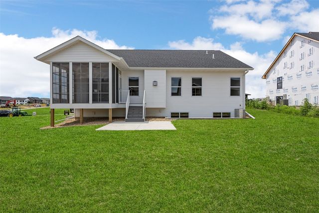 100 S Seven Oaks Road, North Liberty, IA 52317