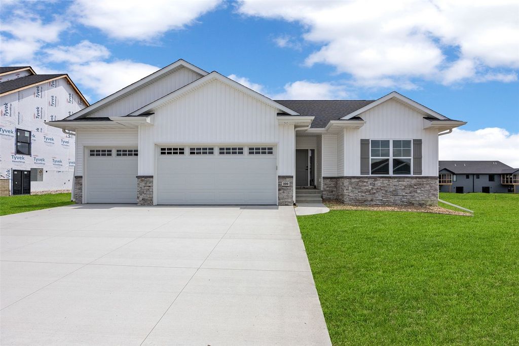 100 S Seven Oaks Road, North Liberty, IA 52317