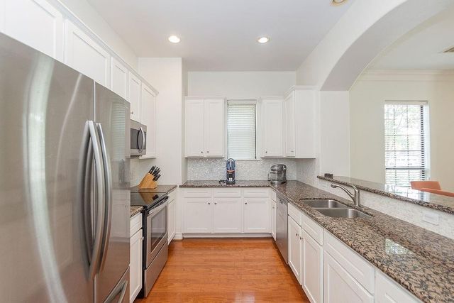 9120 Lakes At 610 Drive, Houston, TX 77054