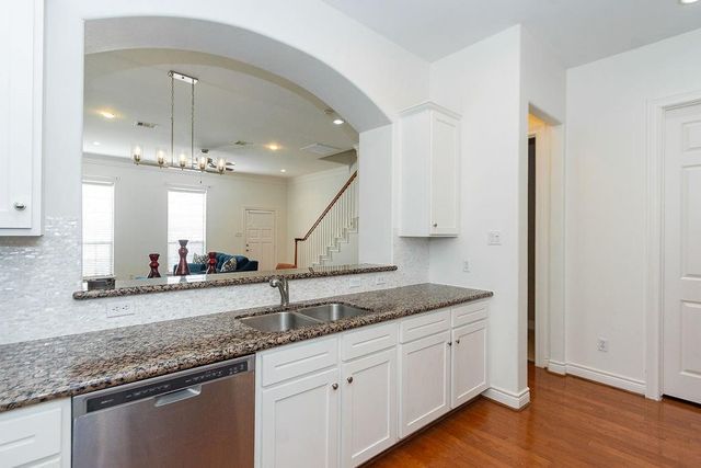 9120 Lakes At 610 Drive, Houston, TX 77054