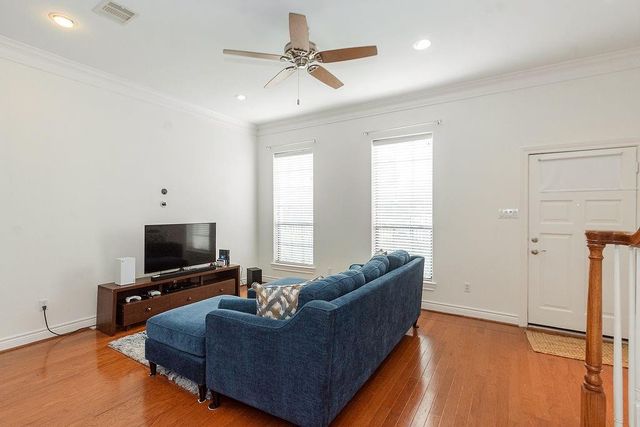 9120 Lakes At 610 Drive, Houston, TX 77054