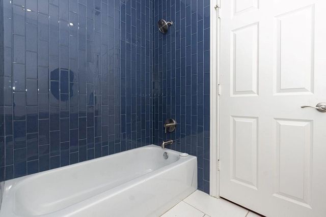 9120 Lakes At 610 Drive, Houston, TX 77054