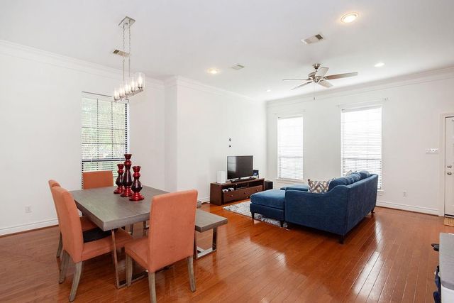9120 Lakes At 610 Drive, Houston, TX 77054