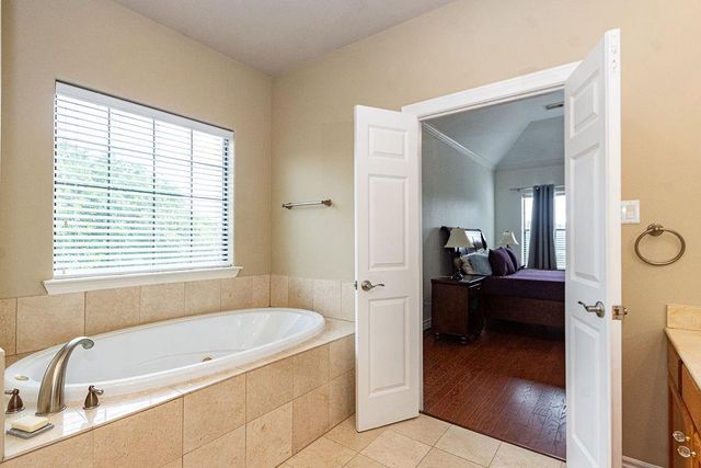 9120 Lakes At 610 Drive, Houston, TX 77054