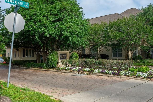 9120 Lakes At 610 Drive, Houston, TX 77054