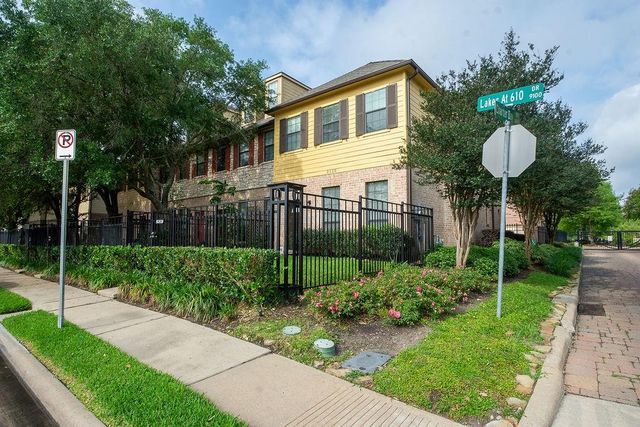 9120 Lakes At 610 Drive, Houston, TX 77054