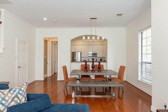 9120 Lakes At 610 Drive, Houston, TX 77054