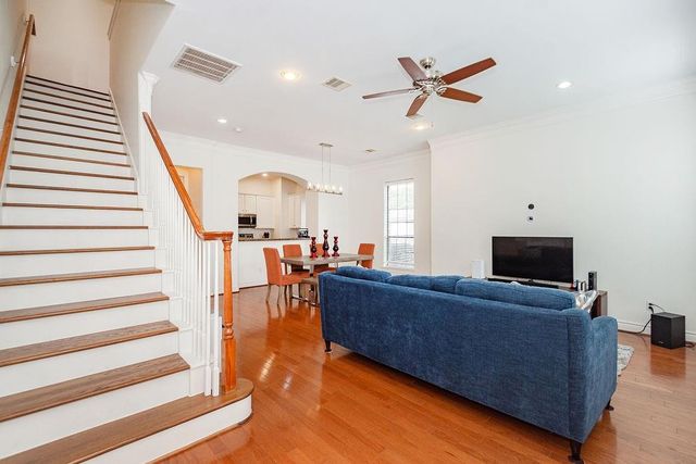 9120 Lakes At 610 Drive, Houston, TX 77054