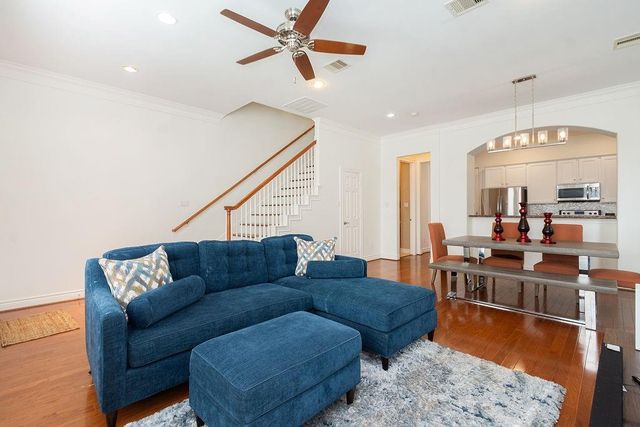 9120 Lakes At 610 Drive, Houston, TX 77054