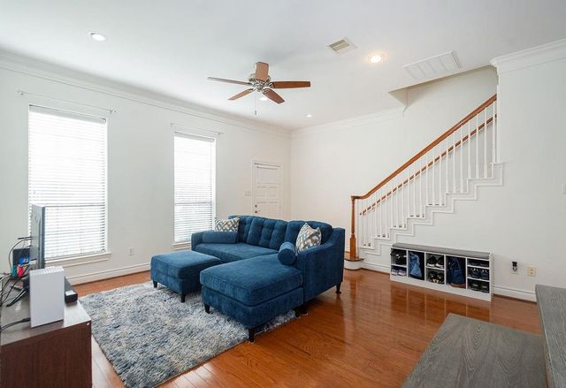 9120 Lakes At 610 Drive, Houston, TX 77054