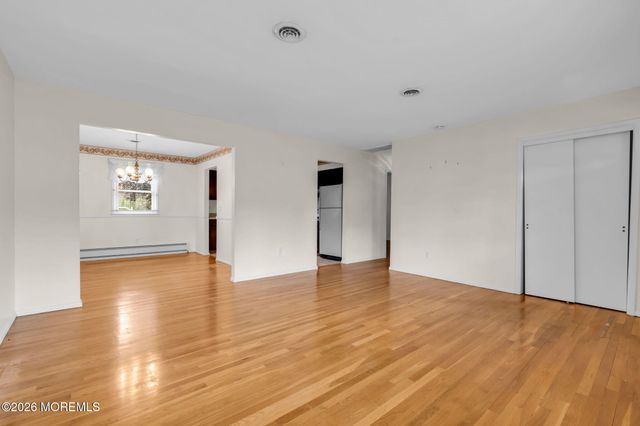 112 Georgetown Road, Toms River, NJ 08757