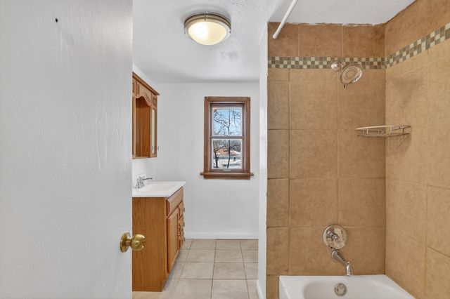 406 Bayliss Avenue, Rockford, IL 61101