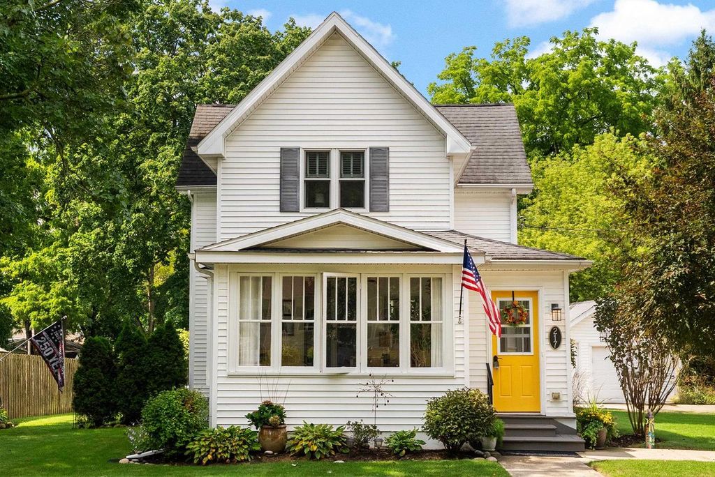 217 Randolph Street, Walworth, WI 53184