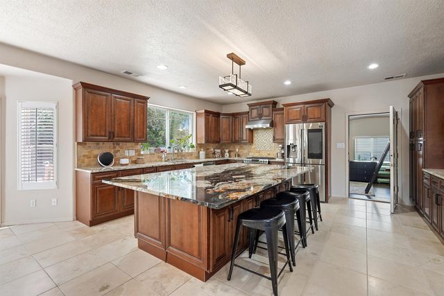 8804 Vallejo Place NE, Albuquerque, NM 87122