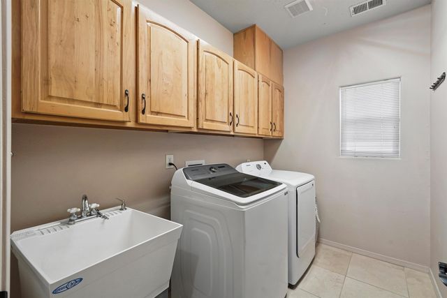 8804 Vallejo Place NE, Albuquerque, NM 87122
