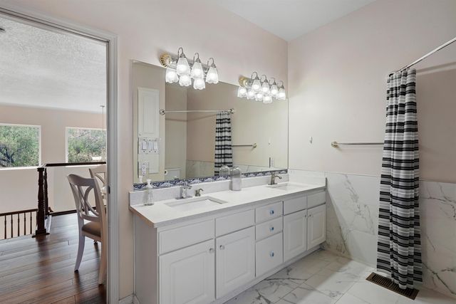 8804 Vallejo Place NE, Albuquerque, NM 87122