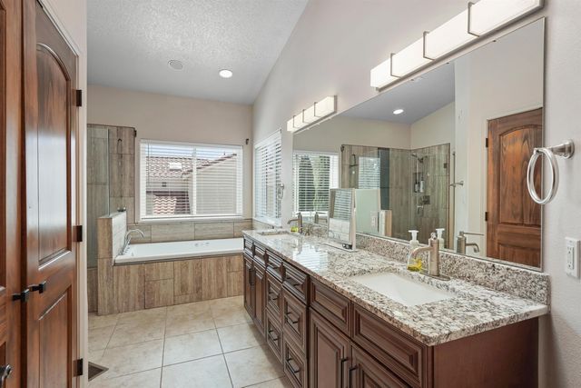 8804 Vallejo Place NE, Albuquerque, NM 87122