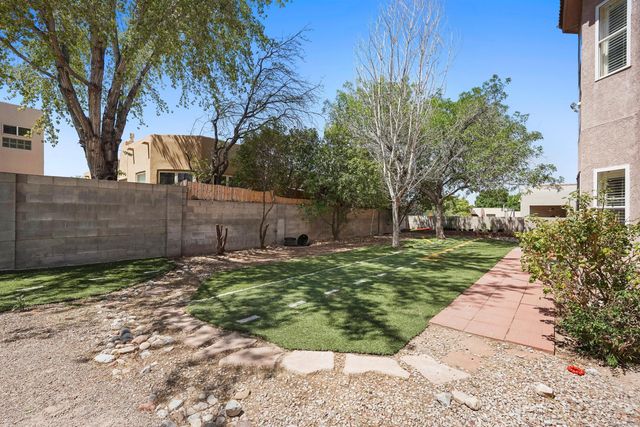 8804 Vallejo Place NE, Albuquerque, NM 87122