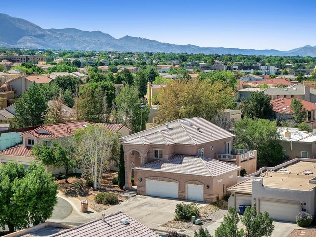 8804 Vallejo Place NE, Albuquerque, NM 87122