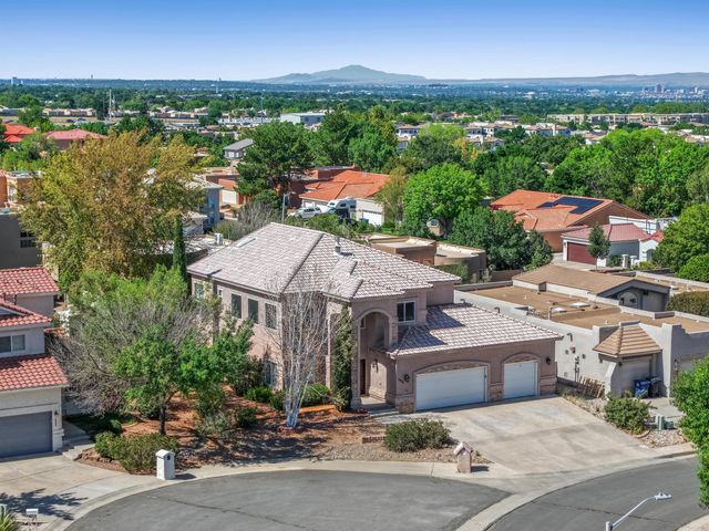 8804 Vallejo Place NE, Albuquerque, NM 87122