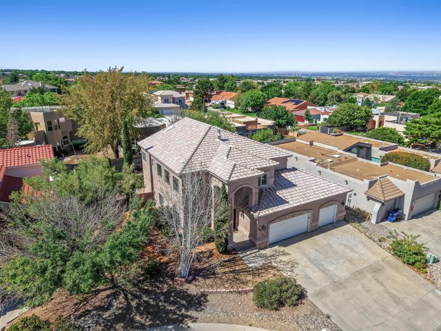 8804 Vallejo Place NE, Albuquerque, NM 87122