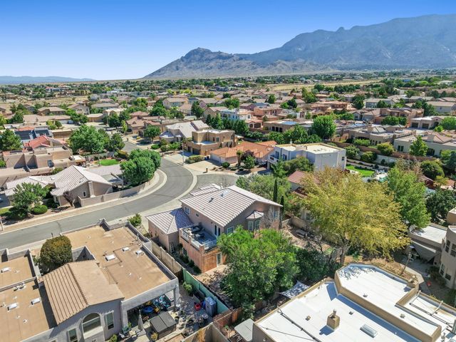 8804 Vallejo Place NE, Albuquerque, NM 87122