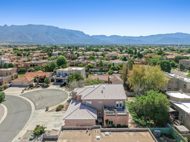 8804 Vallejo Place NE, Albuquerque, NM 87122