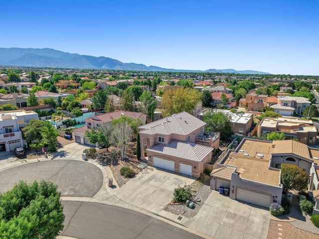 8804 Vallejo Place NE, Albuquerque, NM 87122